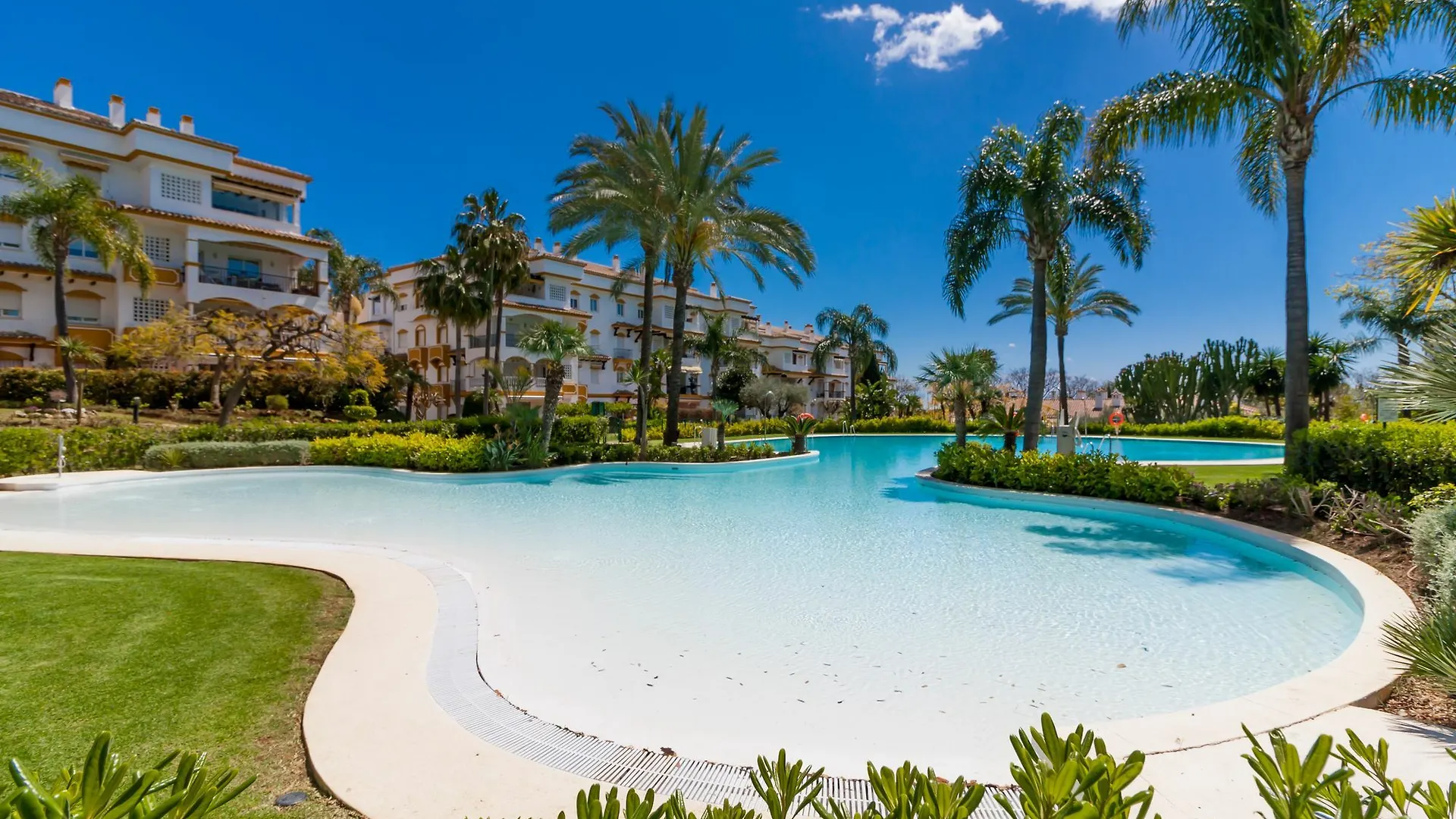 Duplex Azalea Golden Mile Marbella Canovas