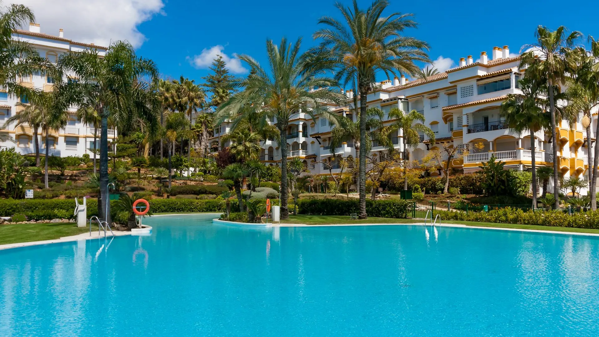 Duplex Azalea Golden Mile Marbella Canovas