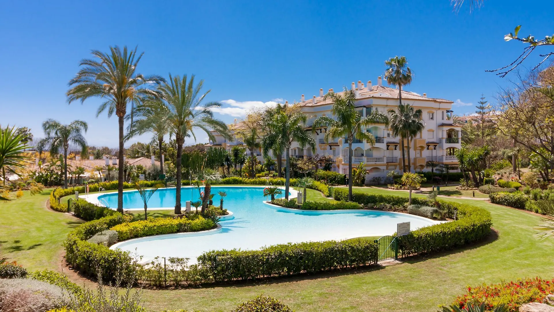 Duplex Azalea Golden Mile Marbella Canovas Apartment